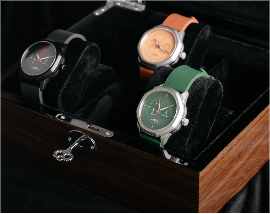 Wood box of 6 watches