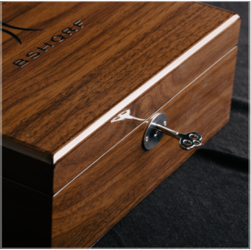 Wood box of 6 watches